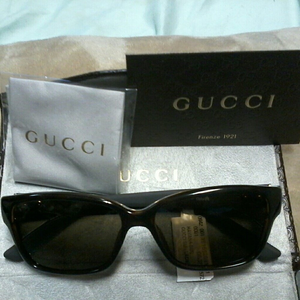 Black Gucci Havana Sunglasses